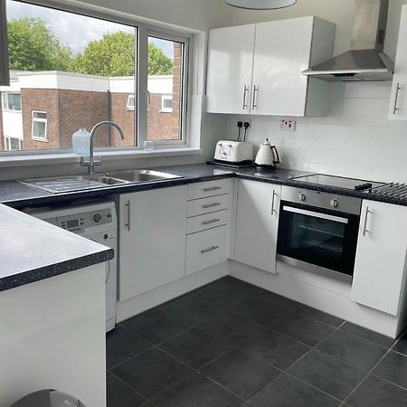카디프 Cozy Flat 15 Mins From City Centre With Parking 아파트 외부 사진