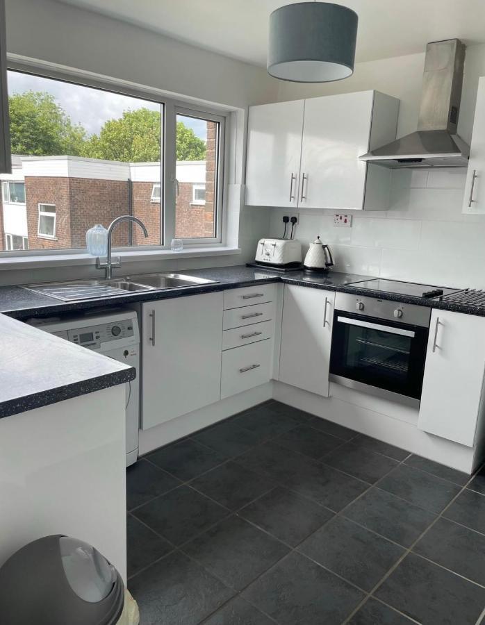 카디프 Cozy Flat 15 Mins From City Centre With Parking 아파트 외부 사진