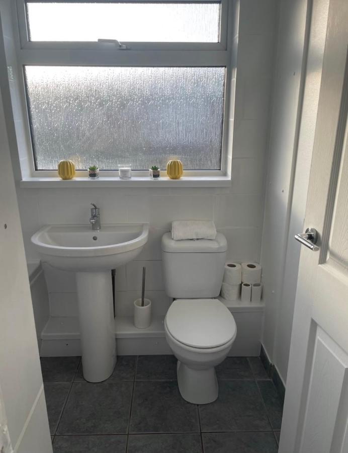 카디프 Cozy Flat 15 Mins From City Centre With Parking 아파트 외부 사진